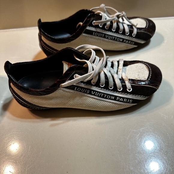 Louis Vuitton tennis shoes - Picture 7 of 9
